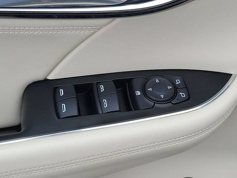 Used 2021 Buick Envision Preferred AWD/4WD image 21