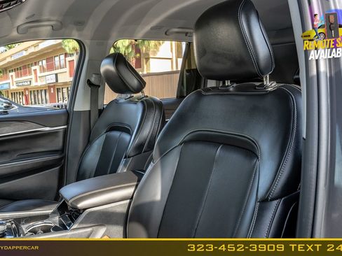 Used 2023 Jeep Grand Cherokee Limited w/ Luxury Tech Group II RWD image 12