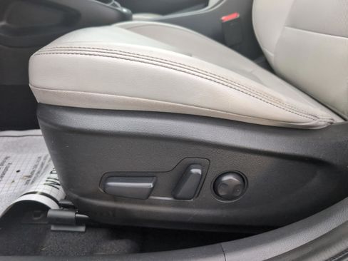 Used 2022 Hyundai Kona Limited image 15