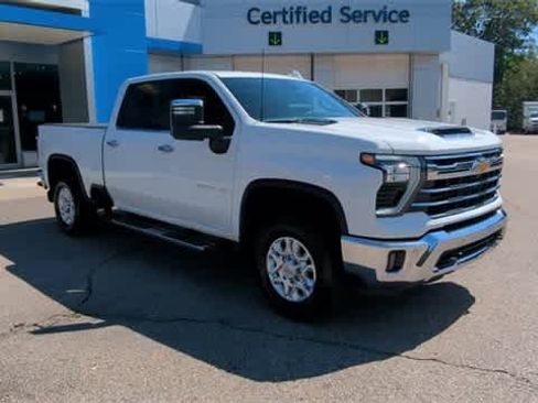 Used 2024 Chevrolet Silverado 2500 LTZ w/ LTZ Plus Package image 2