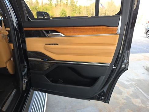 Used 2022 Jeep Grand Wagoneer Series III image 56