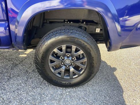 Used 2023 Toyota Tacoma SR5 RWD image 9