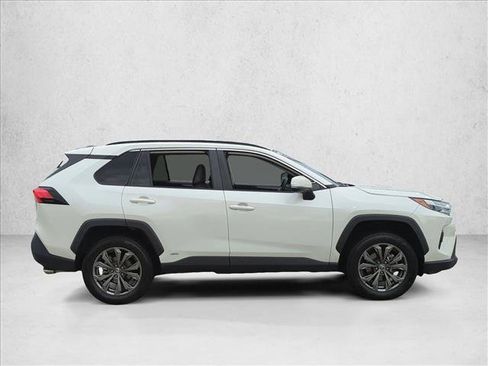 Certified 2022 Toyota RAV4 XLE Premium AWD/4WD image 4