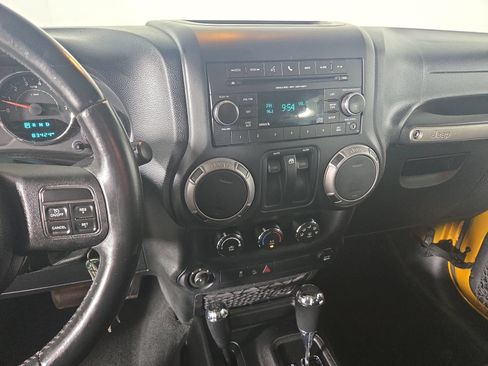 Used 2014 Jeep Wrangler Sport w/ Quick Order Package 24S AWD/4WD image 19