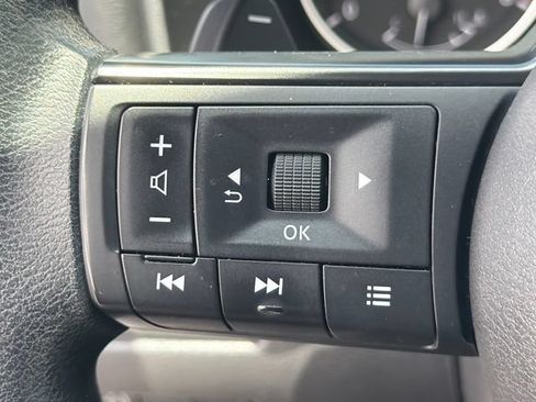 Used 2023 Nissan Rogue S FWD image 24