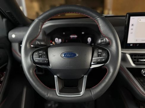 Used 2025 Ford Explorer ST-Line w/ Premium Package image 25