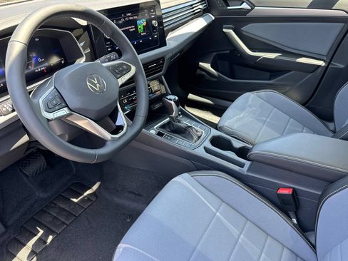 New 2026 Volkswagen Jetta SE FWD image 8