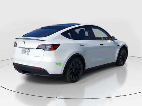 Used 2023 Tesla Model Y Performance image 7