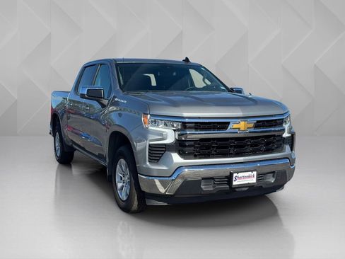 Used 2025 Chevrolet Silverado 1500 LT image 3