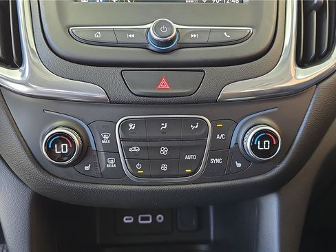 Used 2020 Chevrolet Equinox LT FWD image 23