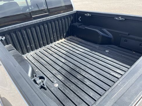 Used 2022 Toyota Tacoma SR5 AWD/4WD image 10