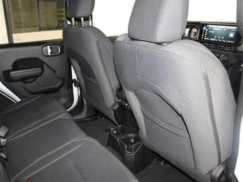 Used 2024 Jeep Wrangler Sport S image 32