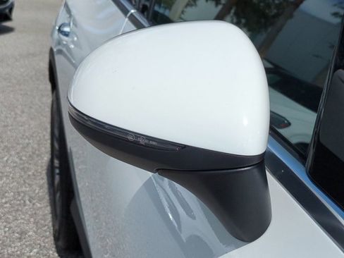 Used 2026 Mercedes-Benz GLC 300 image 12