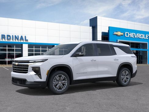 New 2026 Chevrolet Traverse LT w/ Driver Confidence Package image 2