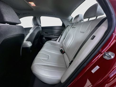 Used 2025 Hyundai Elantra Limited FWD image 28