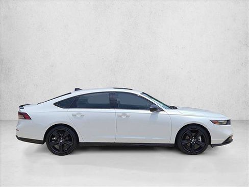 Used 2024 Honda Accord Sport image 4