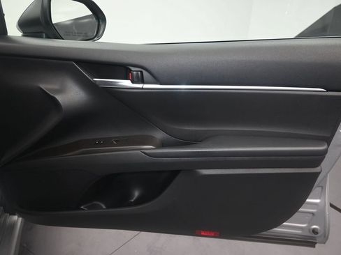 Used 2022 Toyota Camry SE FWD image 15