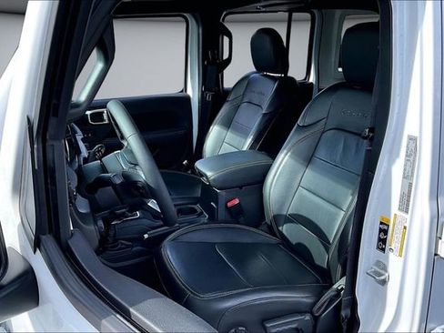 Used 2023 Jeep Wrangler Unlimited Sahara image 21