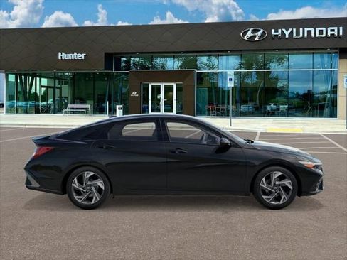 New 2026 Hyundai Elantra SEL Sport Premium FWD image 7