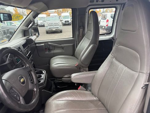 Used 2022 Chevrolet Express 2500 w/ Driver Convenience Package image 19