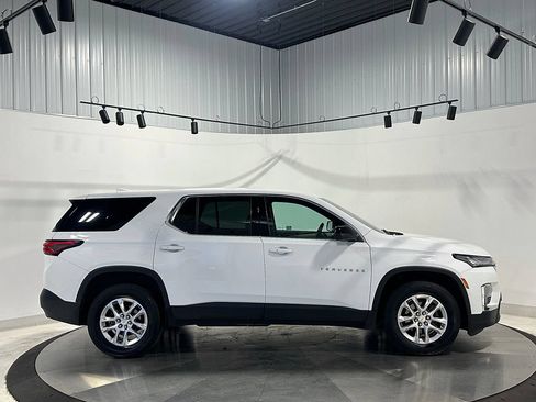 Used 2023 Chevrolet Traverse LS FWD image 9