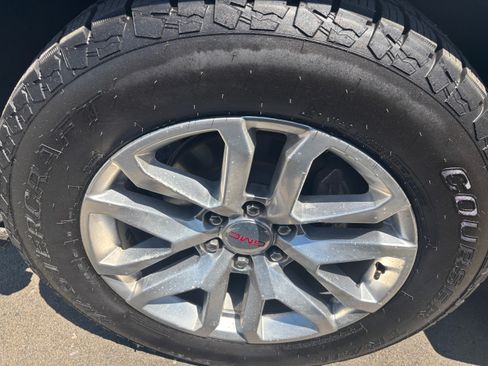 Used 2021 GMC Sierra 1500 SLT image 18