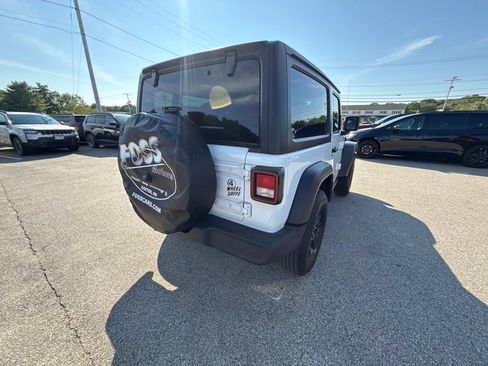 Used 2022 Jeep Wrangler Sport AWD/4WD image 5