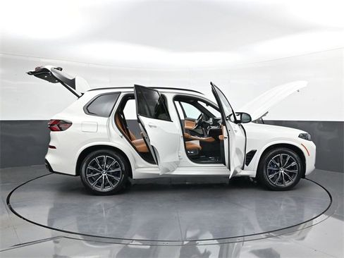 New 2026 BMW X5 M60i w/ Executive Package image 32