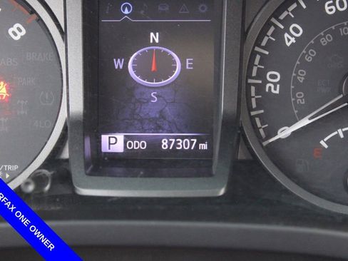 Used 2017 Toyota Tacoma TRD Sport w/ Tow Package (A/T) image 32