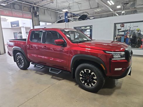 Used 2023 Nissan Frontier PRO-4X w/ Pro Convenience Package image 2