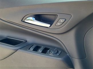 Certified 2023 Chevrolet Equinox LT image 1