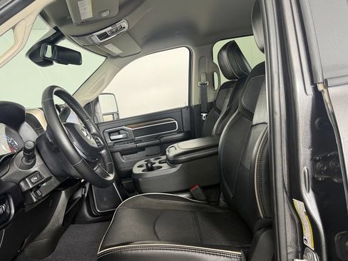 Used 2024 RAM 2500 Laramie AWD/4WD image 16