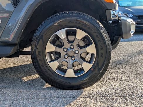 Used 2022 Jeep Wrangler Unlimited Sahara w/ Cold Weather Group image 11