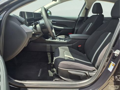 Used 2025 Hyundai Sonata SE FWD image 9