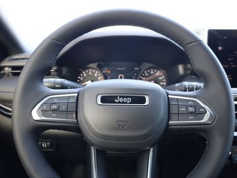 New 2026 Jeep Compass Latitude image 14