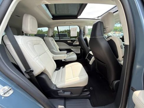 Used 2025 Lincoln Aviator Reserve w/ Equipment Group 201A AWD/4WD image 11
