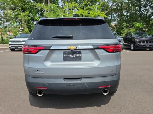 Used 2023 Chevrolet Traverse LT FWD image 4