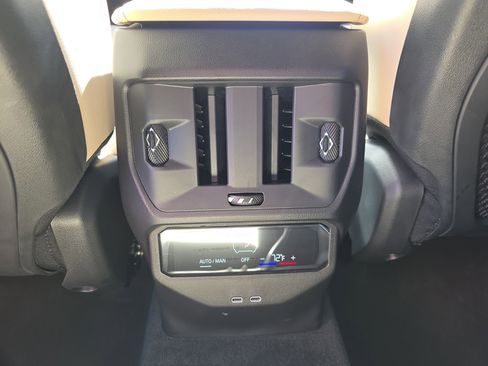 Used 2026 BMW X3 xDrive30 w/ Premium Package image 13