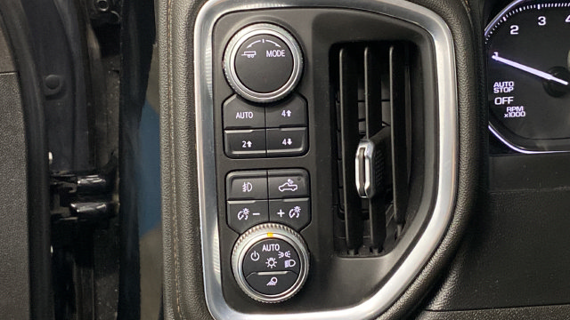 Used 2021 GMC Sierra 1500 AT4 w/ AT4 Preferred Package AWD/4WD image 31