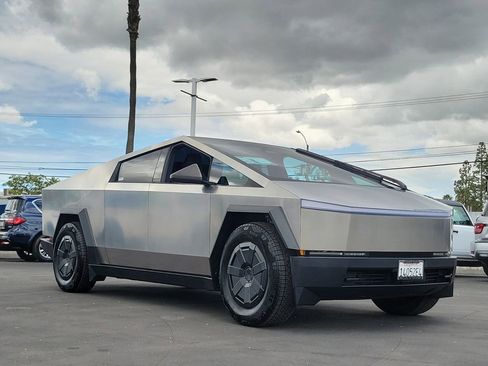 Used 2024 Tesla Cybertruck Cyberbeast AWD/4WD image 29