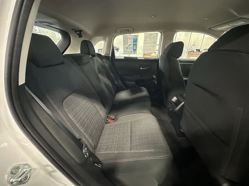 Used 2023 Honda HR-V LX image 18