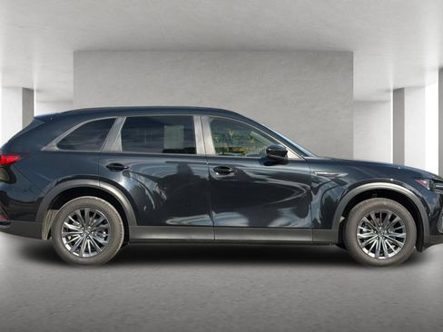 Certified 2025 MAZDA CX-70 3.3 Turbo w/ Preferred Package AWD/4WD image 3