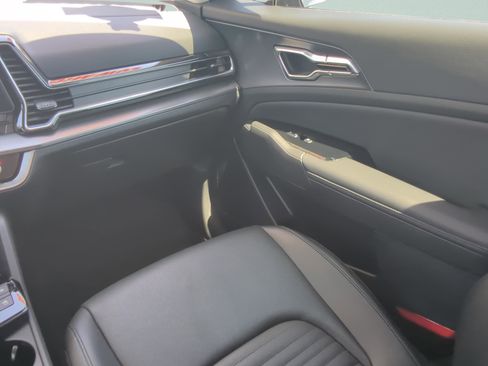 Certified 2025 Kia Sportage SX image 14