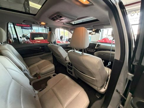 Used 2018 Honda Pilot Elite image 42
