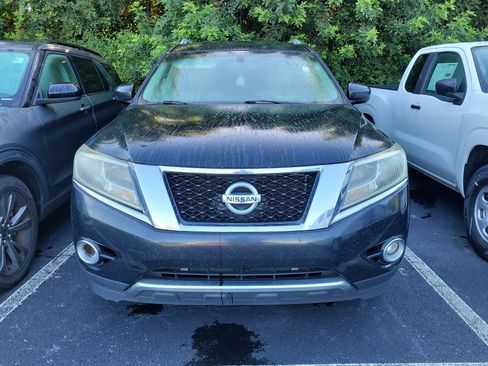 Used 2016 Nissan Pathfinder SL FWD image 2