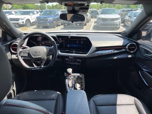 Used 2025 Chevrolet Trax RS w/ Driver Confidence Package FWD image 23