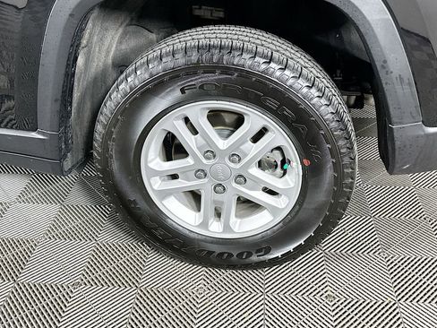 Certified 2024 Jeep Grand Cherokee Laredo w/ Luxury Tech Group I AWD/4WD image 42