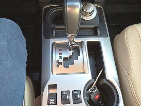 Used 2024 Toyota 4Runner SR5 Premium w/ SR5 Premium Package image 19