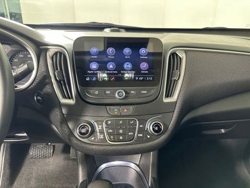 Used 2024 Chevrolet Malibu LT image 21