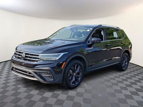 Used 2024 Volkswagen Tiguan SE FWD image 3